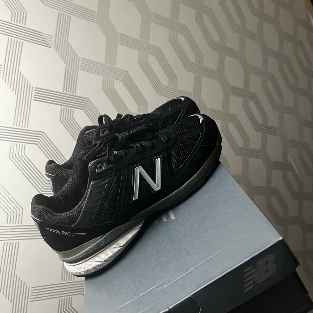 New Balance 990